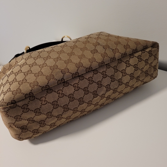 Authentic Gucci Shoulder Bag - Picture 5 of 7